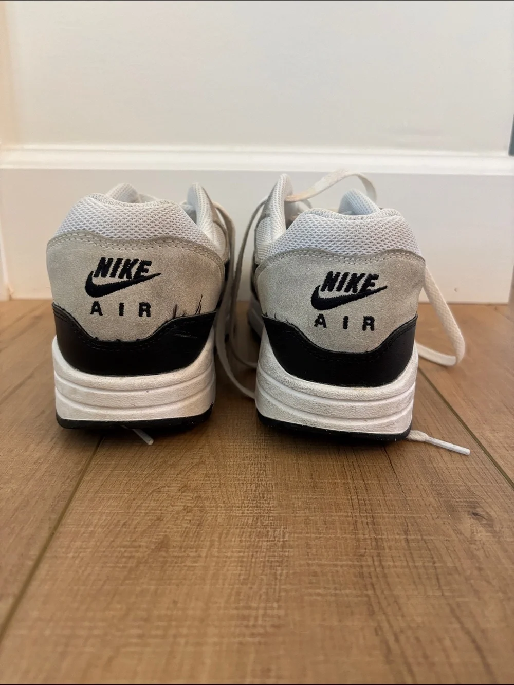 Men’s Nike Air Max size 8.5